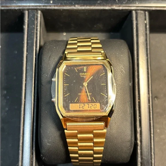 Gold Rectangular Casio - Picture 2 of 7